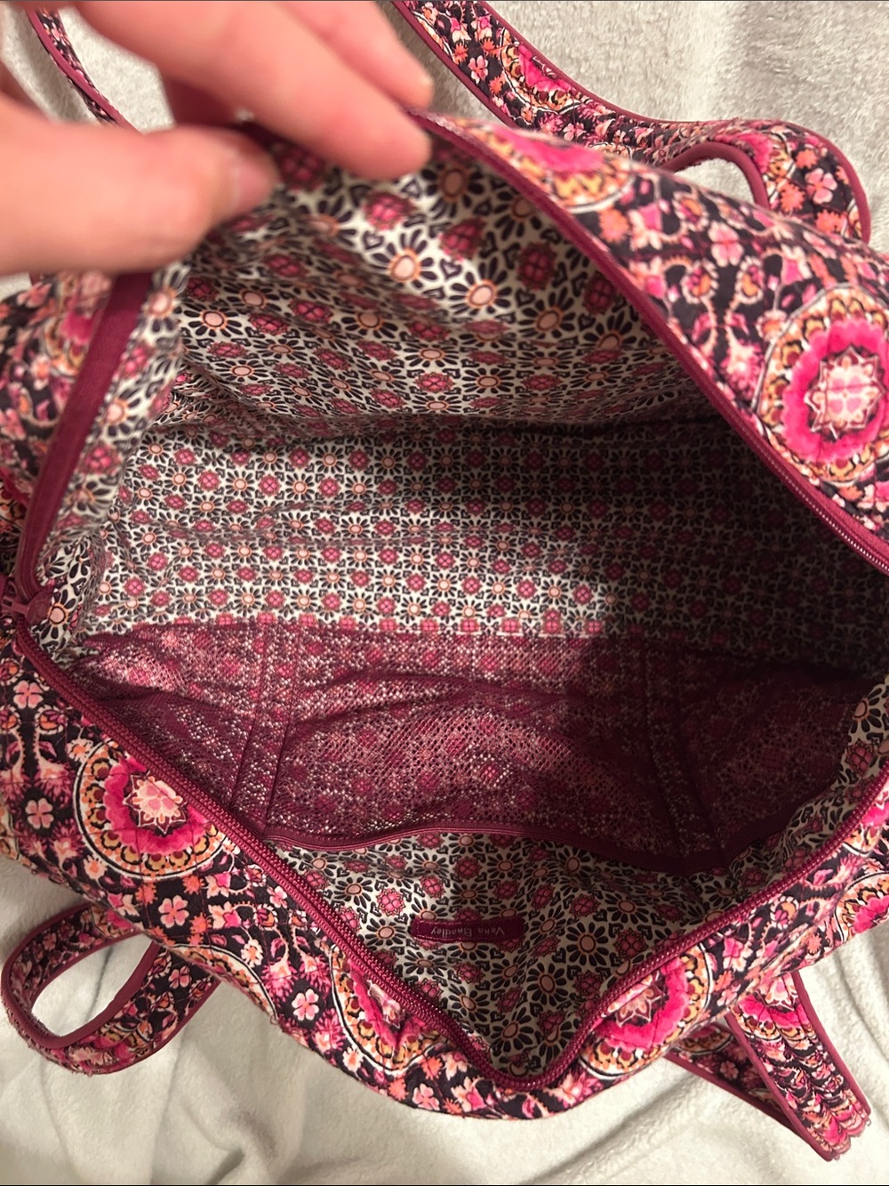 Vera Bradley Hot Pink Paisley Quilted Travel Bag - Picture 4 of 10